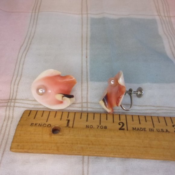 Vintage Cut Shell Faux Pearl Screw Back Earrings - Picture 5 of 5